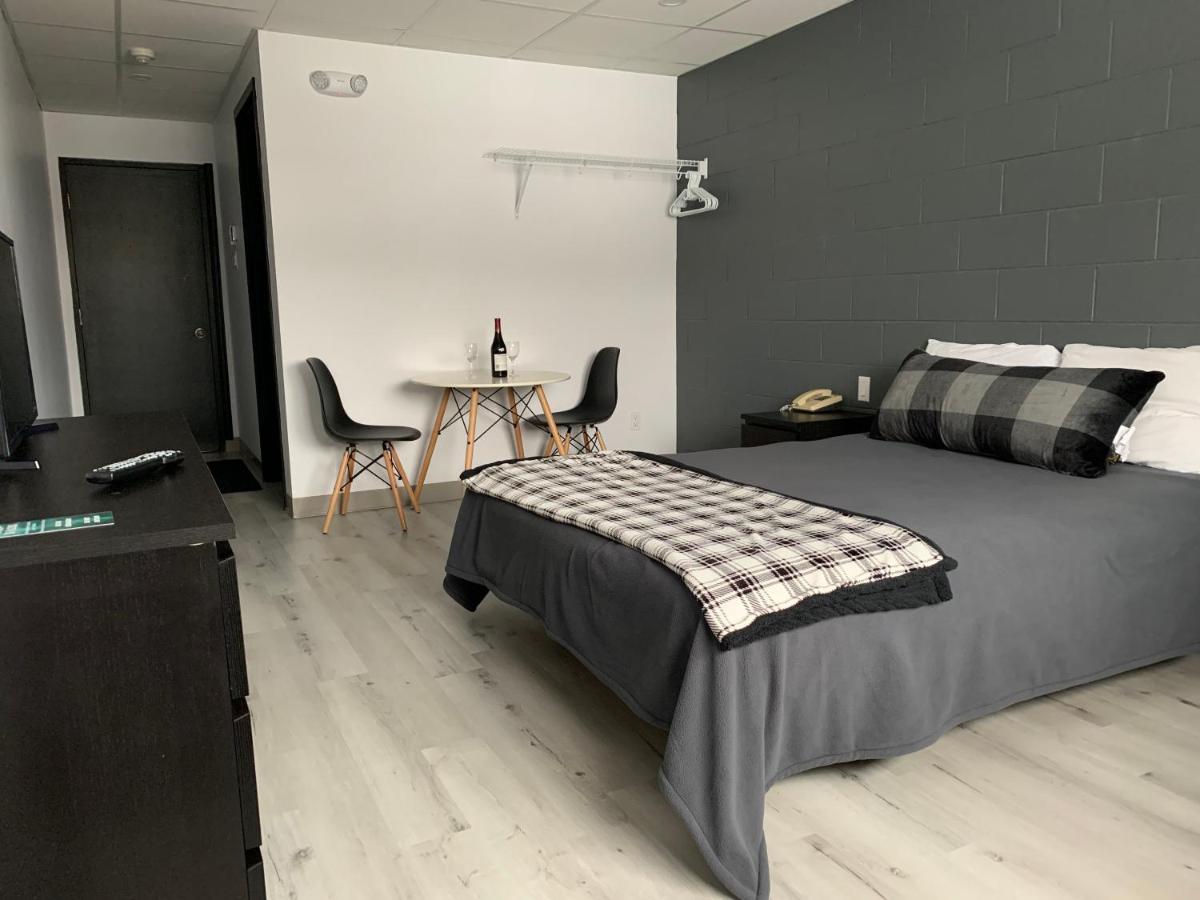 Hotel St-Alexis Saint-Raymond Екстериор снимка